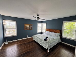 2 bedrooms, iron/ironing board, travel cot, free WiFi - Charming 2BR in Monticello Park
Covered parking, Near Downtown/ Pearl (San Antonio)