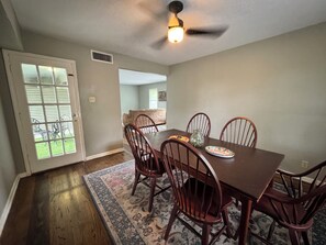 Dining - Charming 2BR in Monticello Park
Covered parking, Near Downtown/ Pearl (San Antonio)