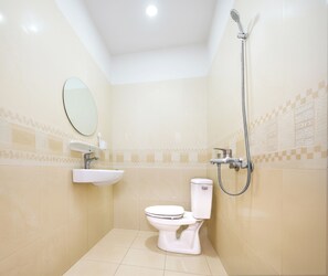 Ducha, secador de pelo, toallas, jabón