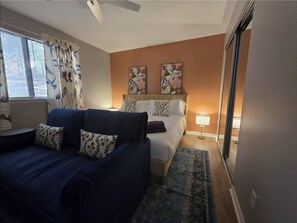 3 habitaciones, tabla de planchar con plancha, wifi y ropa de cama 