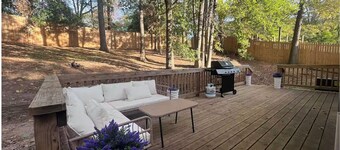 3BR Colorful Haven - Cozy North Columbus Retreat!