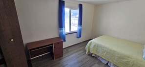 5 عدّة غرف نوم ومكواة/لوح كي وواي فاي مجانًا وملاءات أسرّة