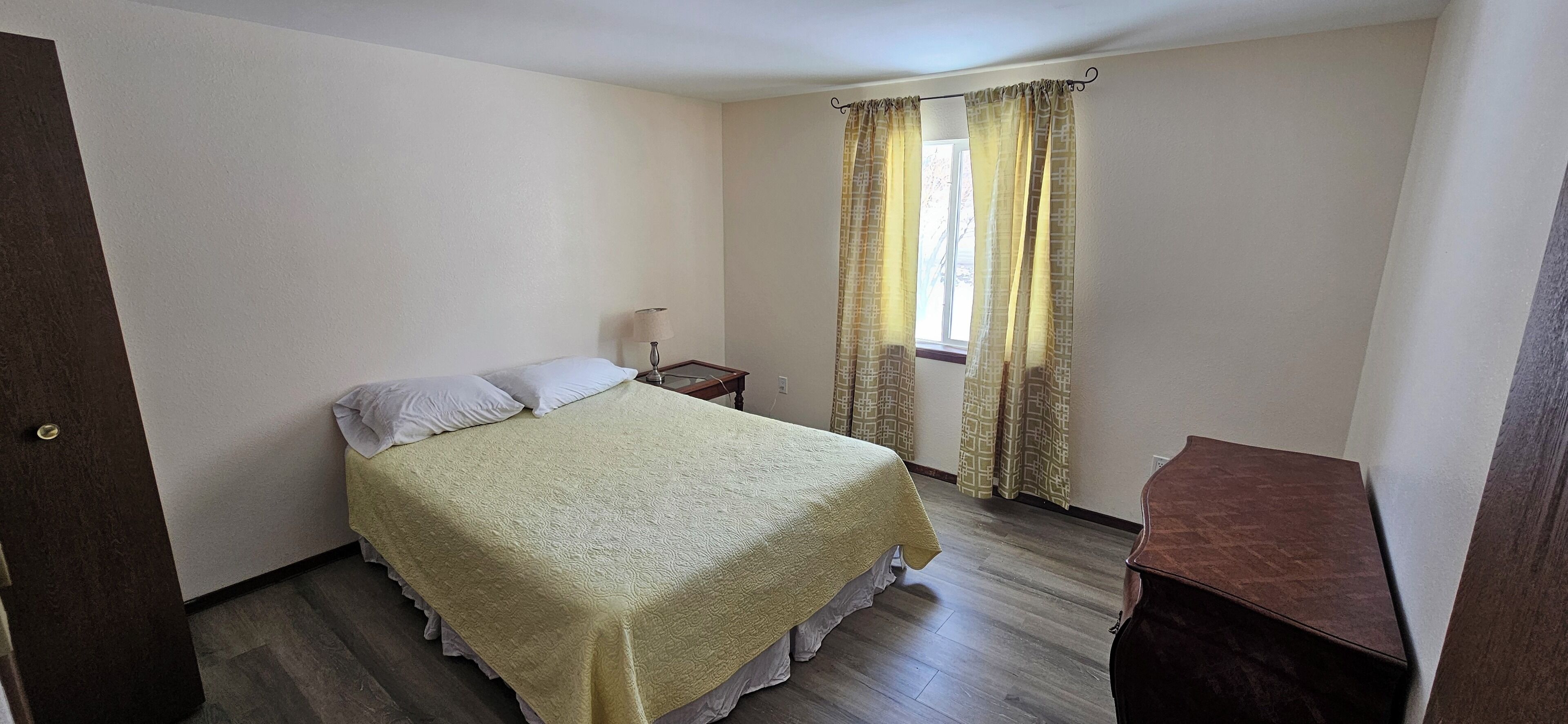 5 bedrooms, iron/ironing board, free WiFi, bed sheets