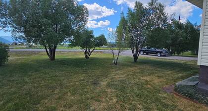 Snowmobilers' Paradise! Large home, 1 acre, spacious parking, close to trails.