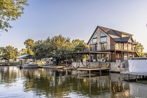 Exterior - LAGO LA CASA~ on Famous Lake Granbury TX (Granbury)