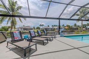 Indoor pool - Casa Blanca (Cape Coral)