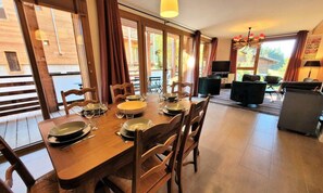 Dining - Apartment in La Turche With Ski Access (Les Gets)