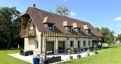 Villa in Tourgeville With Private Garden