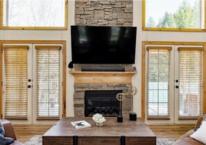TV, fireplace - Tremendous, Cozy 5-bedroom house nestled in nature, close to most major resorts! (Park City)
