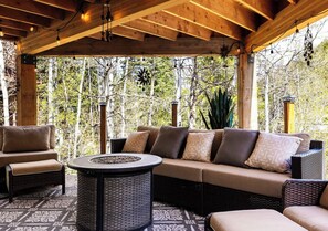Property grounds - Tremendous, Cozy 5-bedroom house nestled in nature, close to most major resorts! (Park City)
