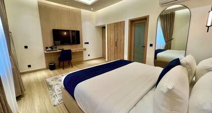 Aurhom By Royal Inn