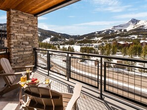 Outdoor dining - Big Sky Base Camp - Fireplace, Views & Hot Tub (Big Sky)