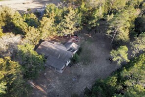 Aerial view - Bnb Hyperion 4B2B Home w Firepit, Hot Tub & Pond (Eustis)