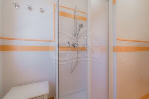 Shower, hair dryer - CASA MIRELLA - TRILO CASA MIRELLA (Capoliveri)