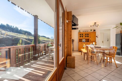 En coeur de village, pistes à 300 m