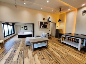 Signature-Villa, Balkon, Stadtblick