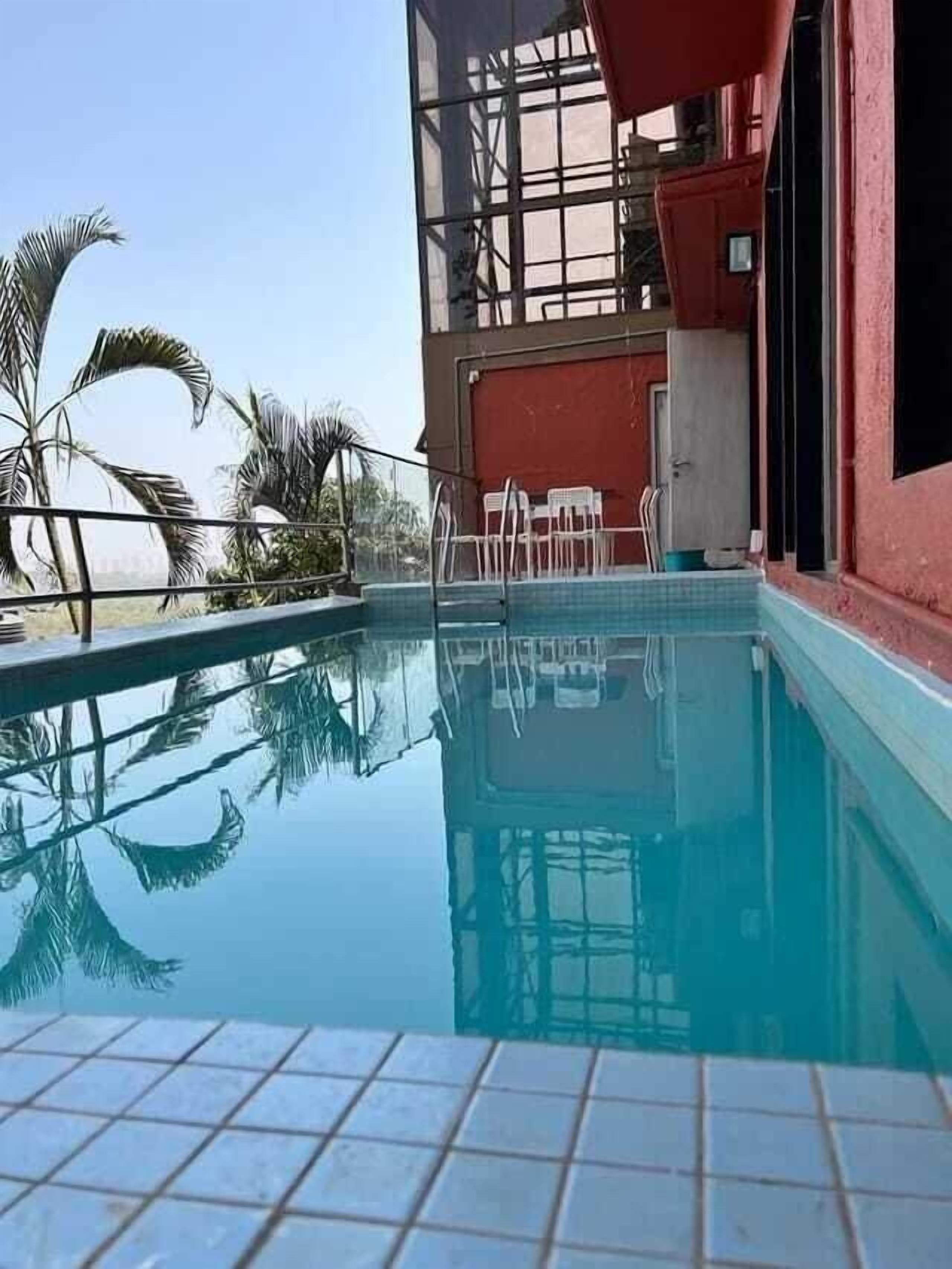 2 hồ bơi trong nhà 