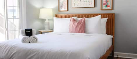 2 bedrooms, desk, iron/ironing board, WiFi