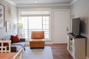 TV - Sojourn Shell Suite 2 BR 2 BA at Beach Cottages (Norfolk)