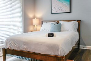 2 bedrooms, iron/ironing board, WiFi, bed sheets - Sojourn Tide Suite 2 BR 2 BA at Beach Cottages (Norfolk)