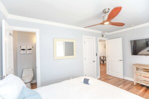 2 bedrooms, iron/ironing board, WiFi, bed sheets - Sojourn Tide Suite 2 BR 2 BA at Beach Cottages (Norfolk)