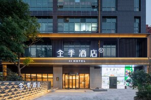 Exterior detail - All season Shanghai GongjiRoad Hotel (Shanghai)