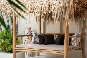 Property grounds - Luxury Modern Design • 3BR Private Pool  • Berawa (Canggu)