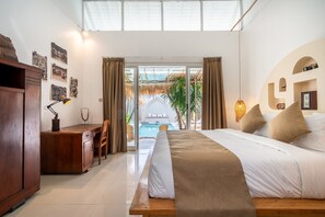 3 bedrooms, in-room safe, free WiFi, bed sheets - Luxury Modern Design • 3BR Private Pool  • Berawa (Canggu)