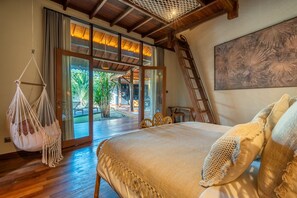 3 bedrooms, in-room safe, free WiFi, bed sheets - Tropical 3BR Retreat Near Canggu | Private Pool (Canggu)