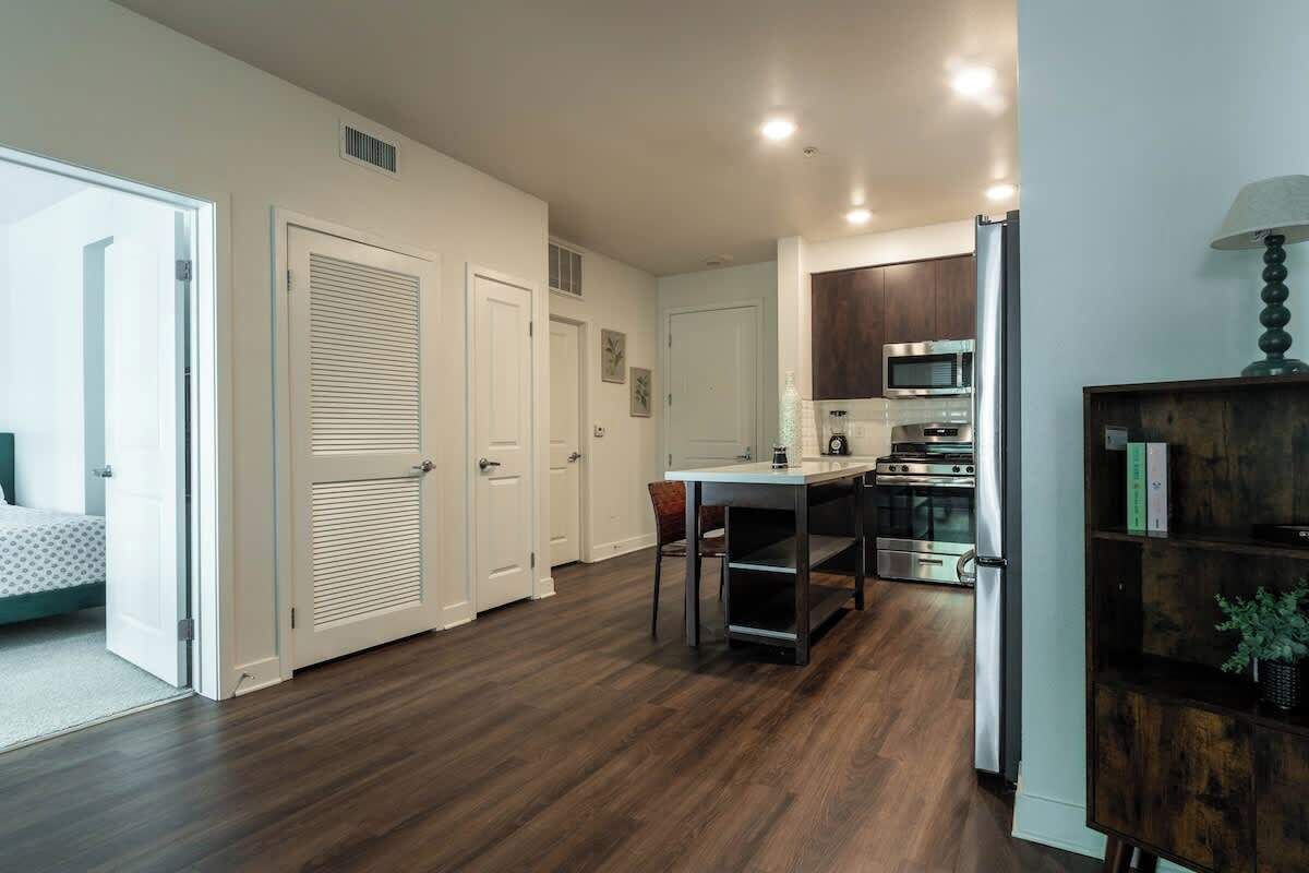 2 多间卧室、熨斗/熨衣板、WiFi