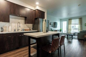 Mikrowelle, Ofen, Herdplatte, Geschirrspüler