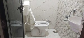 Deluxe Room | Bathroom