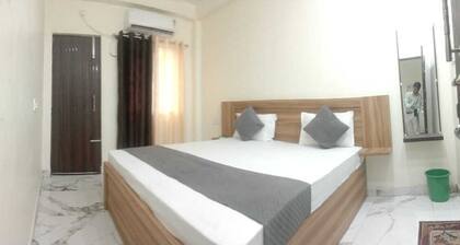 Om Guest House Lucknow