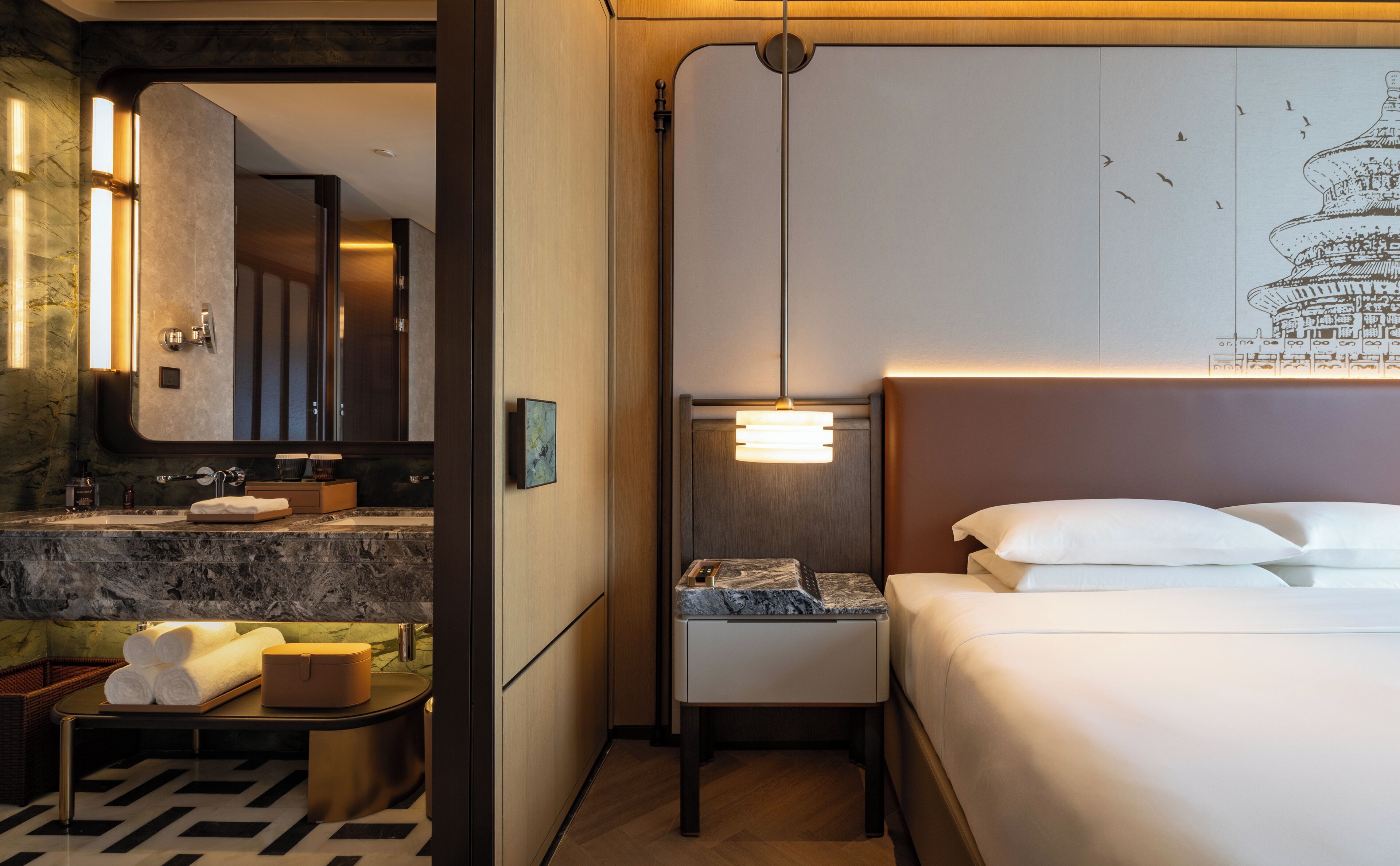 In-room safe, soundproofing, iron/ironing board, free WiFi