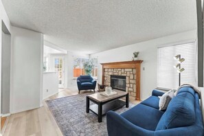 Room - Cozy 3BR Family Home with Patio & BBQ grill, Close to Casinos and Shops (Reno)