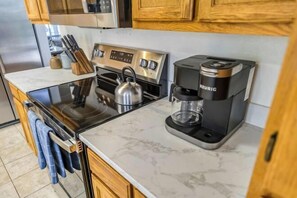 Room - Cozy 3BR Family Home with Patio & BBQ grill, Close to Casinos and Shops (Reno)