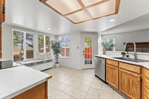 Cozy 3BR Family Home with Patio & BBQ grill, Close to Casinos and Shops