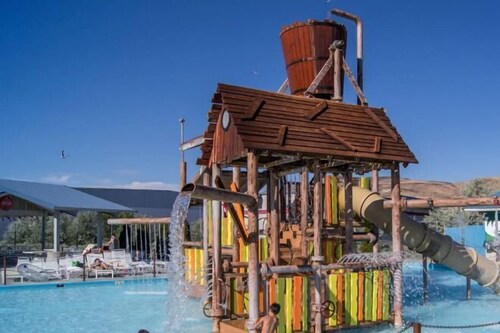 Cozy 3BR Family Home with Patio & BBQ grill, Close to Casinos and Shops