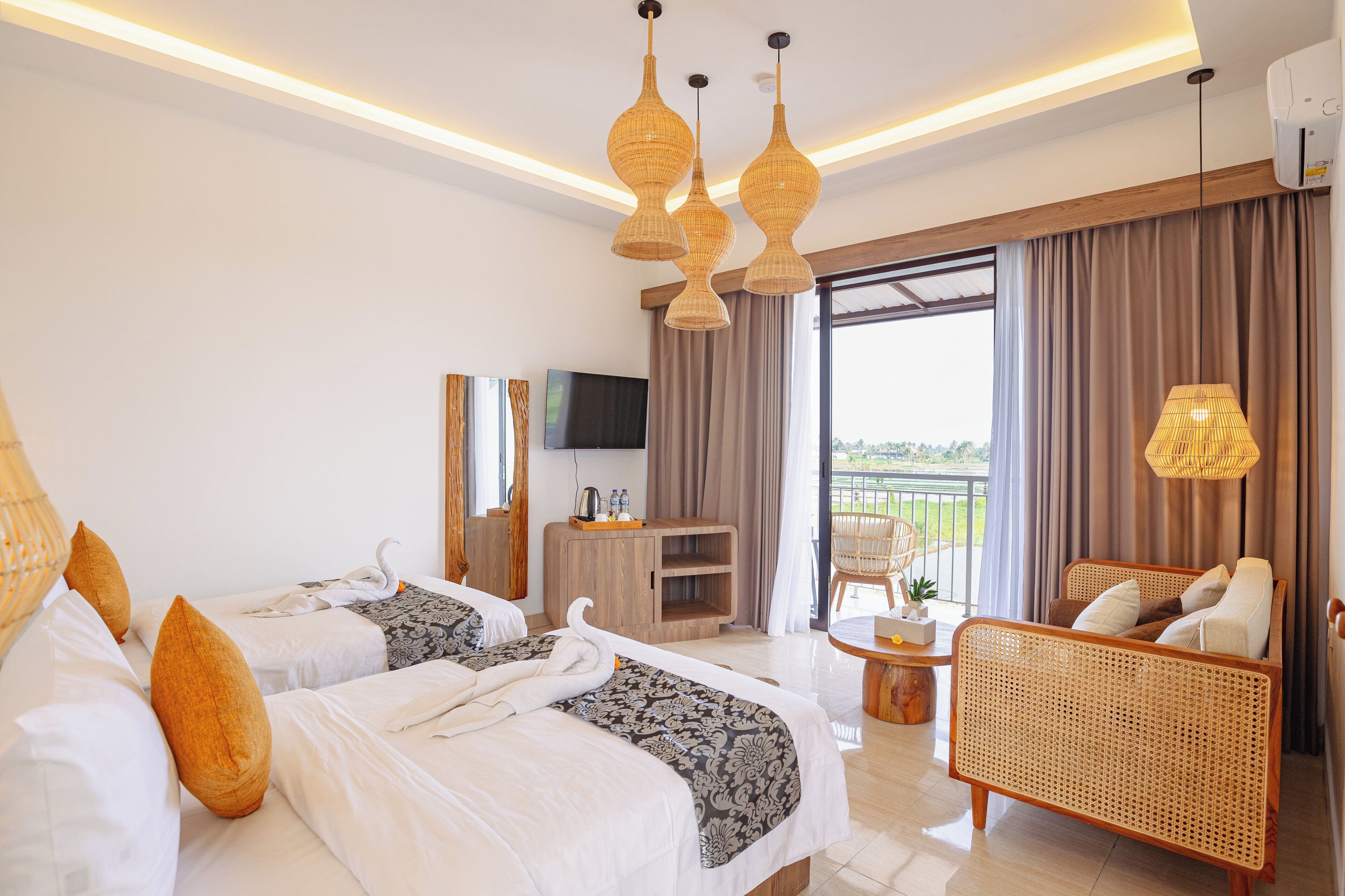 Deluxe Double Room, Garden View | Desk, iron/ironing board (on request), WiFi (free), bed sheets