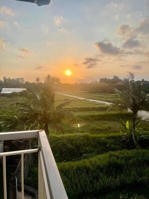 ระเบียง