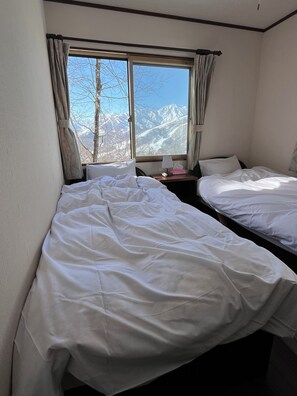Twin Room, Non Smoking, Mountain View | Free WiFi - &GREEN Guest House HAKUBA (Hakuba)