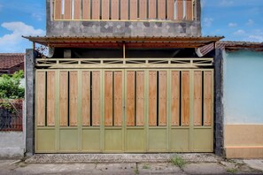 Front of property - OYO 94920 House Of Elea Minggiran (Yogyakarta)