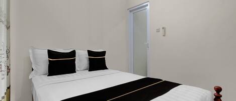 Deluxe Double Room | Free WiFi, bed sheets