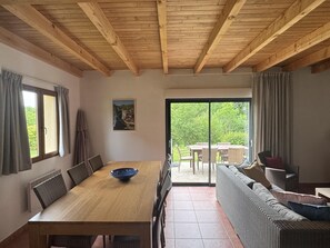 Dining - Beautiful house in a holiday park with a pool (Lacapelle Marival)