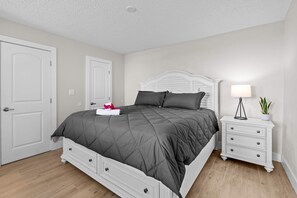 1 bedroom, WiFi, bed sheets - Stunning Studio at Beach & Tennis 2402 (Bonita Springs)