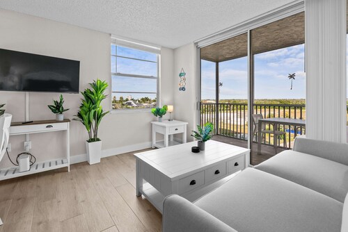 Stunning Studio at Beach & Tennis 2402