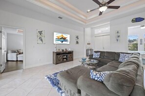 Room - Villa Rosa (Cape Coral)