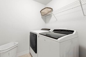 Unclassified image, 5 of 5, button - Villa Rosa (Cape Coral)