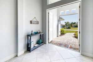 Room - Villa Rosa (Cape Coral)