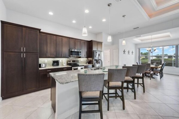 Room - Villa Rosa (Cape Coral)